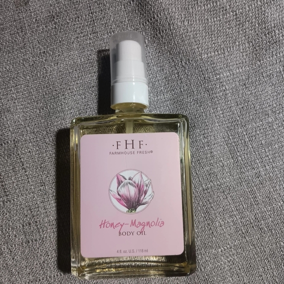 New Farmhouse Fresh FHF Honey Magnolia Ageless Body Oil 4 Oz - Picture 1 of 3